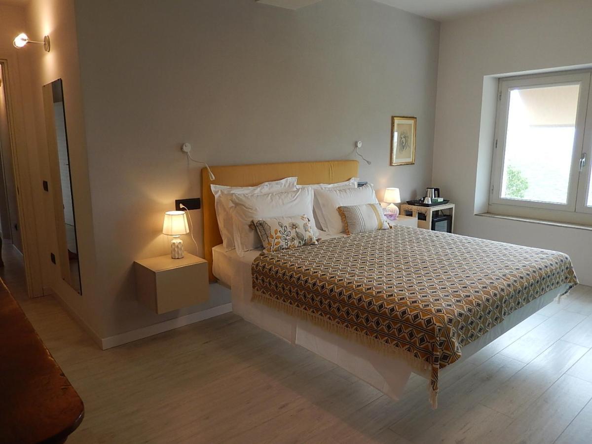 B&B Bionzo16 Calosso Bagian luar foto