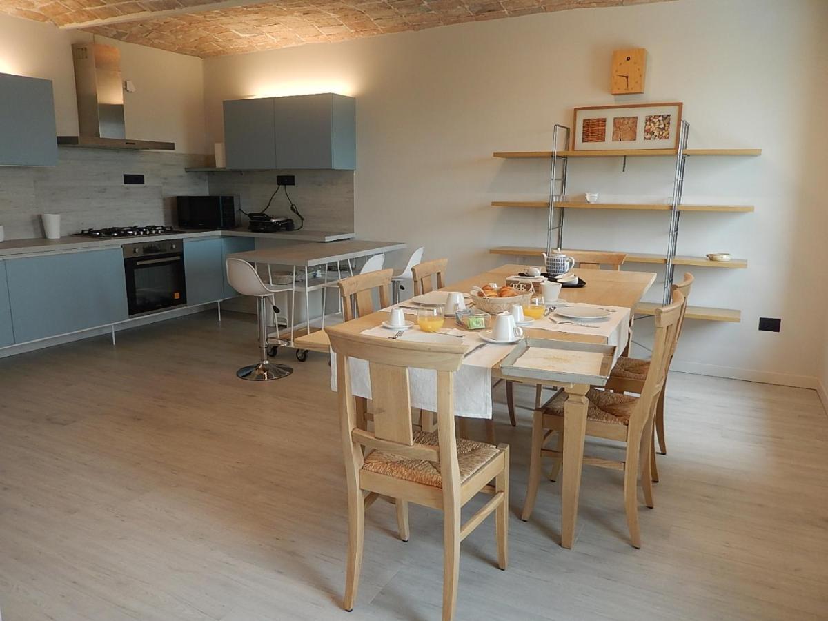 B&B Bionzo16 Calosso Bagian luar foto