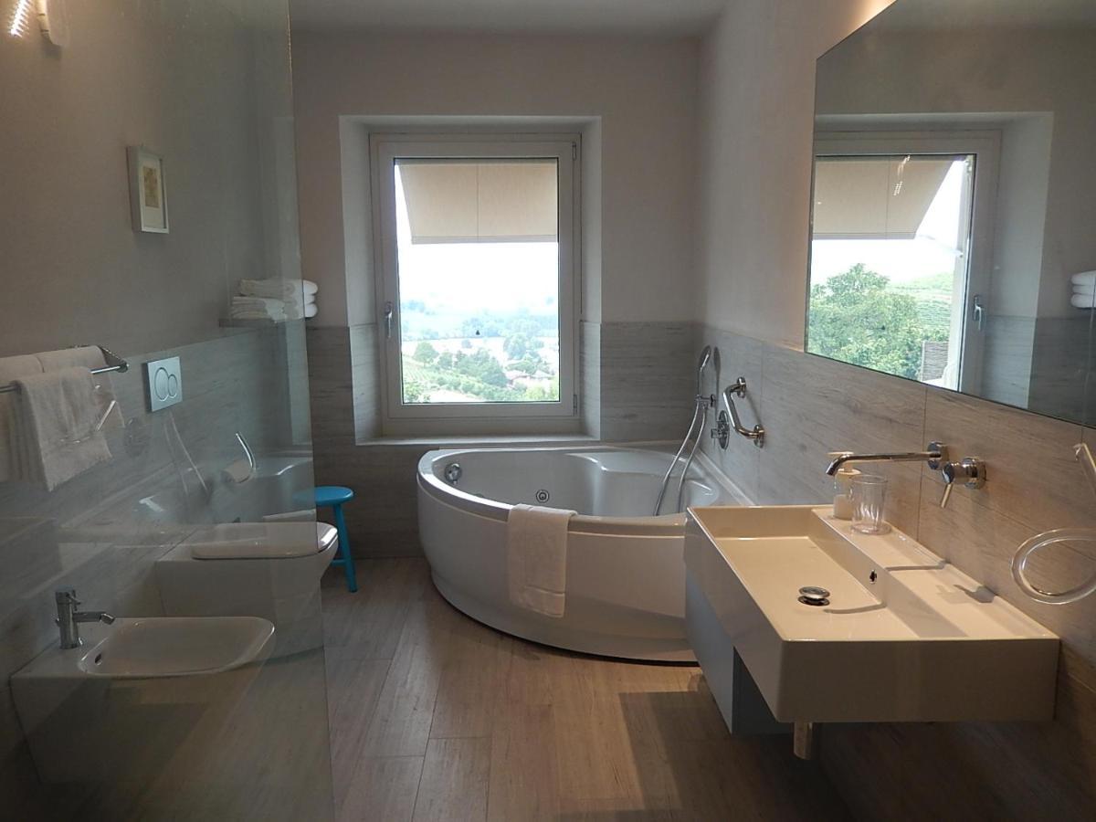 B&B Bionzo16 Calosso Bagian luar foto