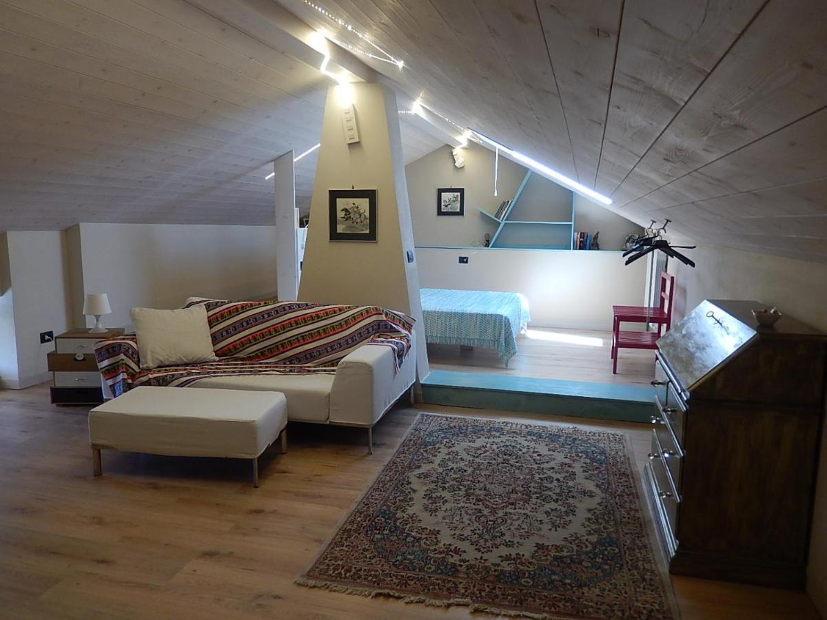 B&B Bionzo16 Calosso Bagian luar foto