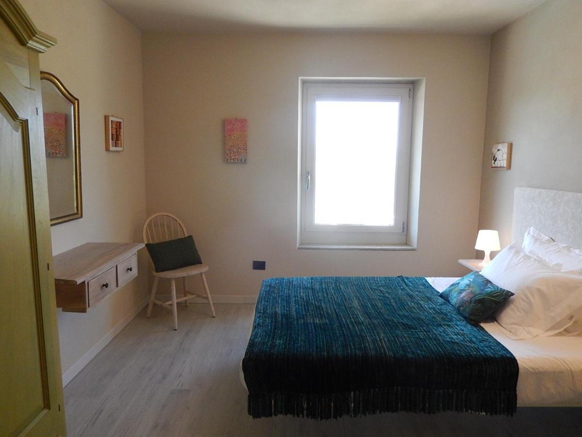 B&B Bionzo16 Calosso Bagian luar foto